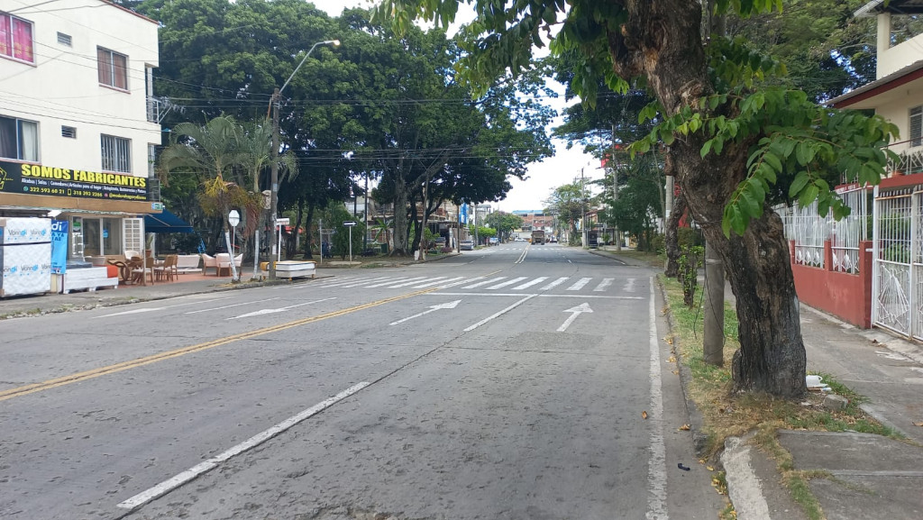 Local En Arriendo - Champagñat, Cali