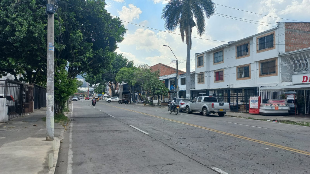 Local En Arriendo - Champagñat, Cali