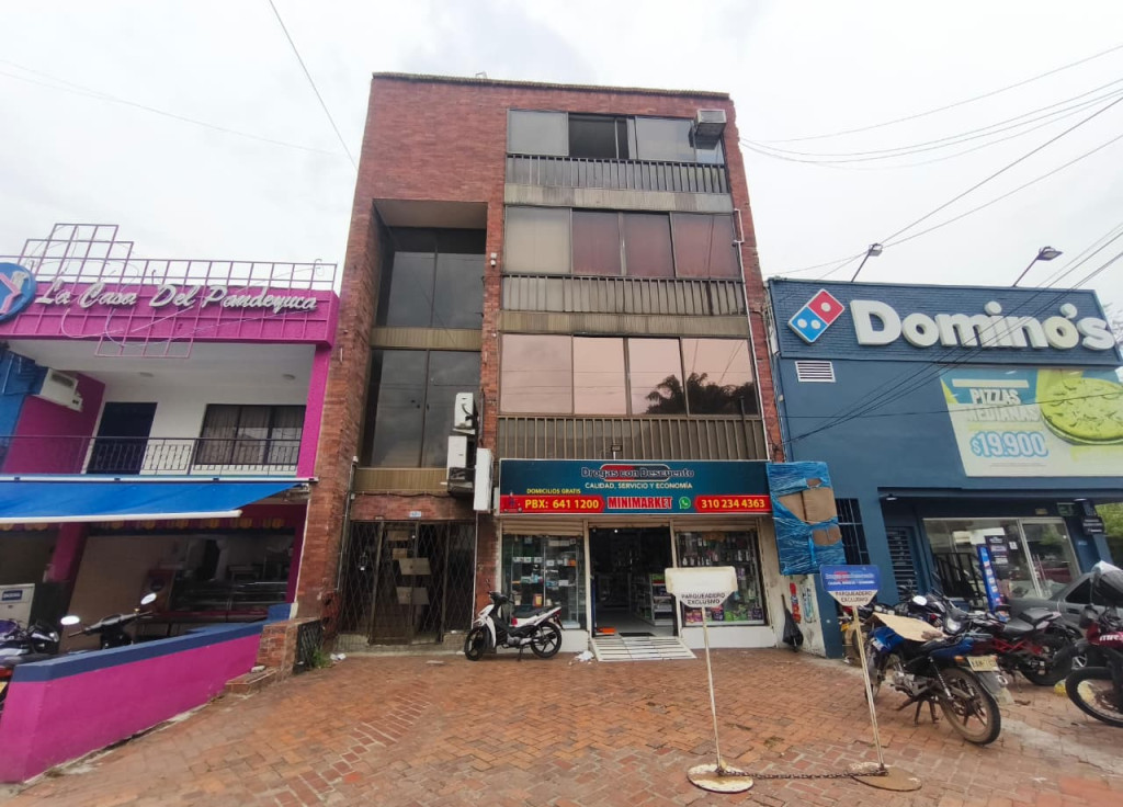 Local En Arriendo - Champagñat, Cali