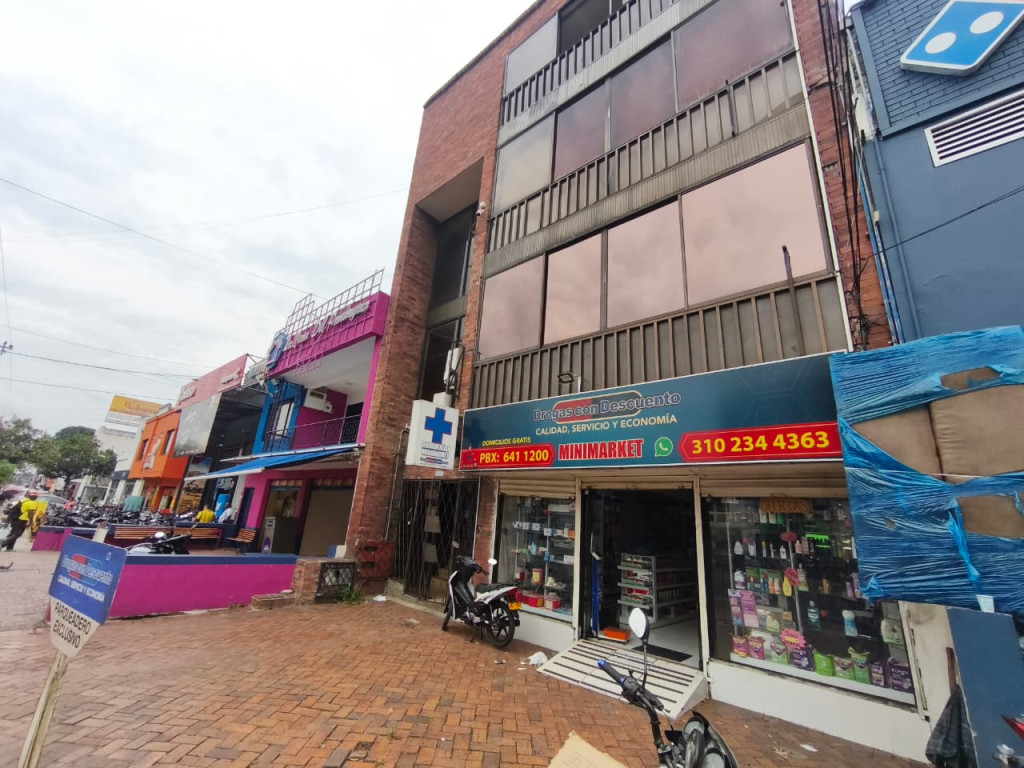 Local En Arriendo - Champagñat, Cali