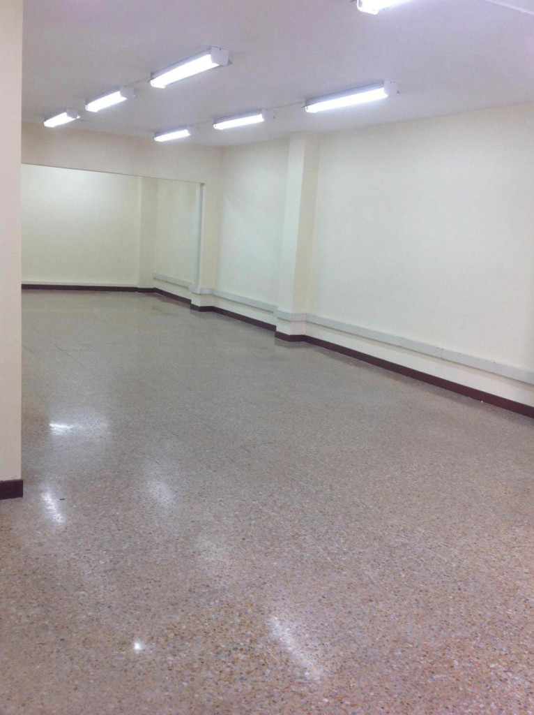 Local En Arriendo - Champagñat, Cali