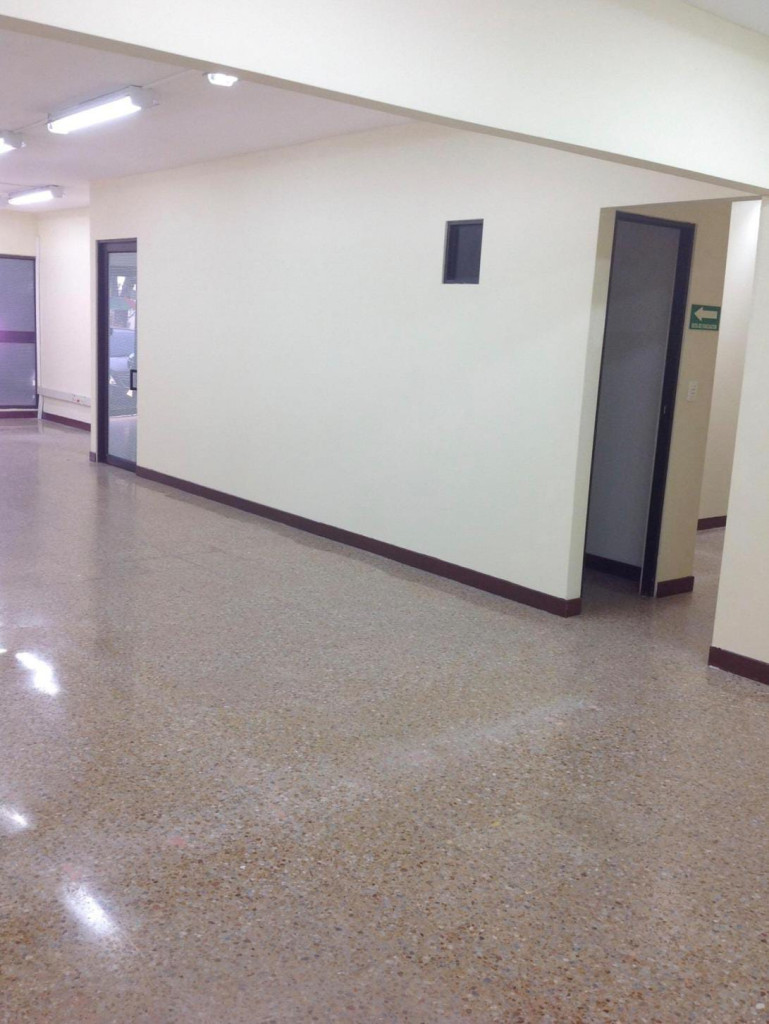 Local En Arriendo - Champagñat, Cali