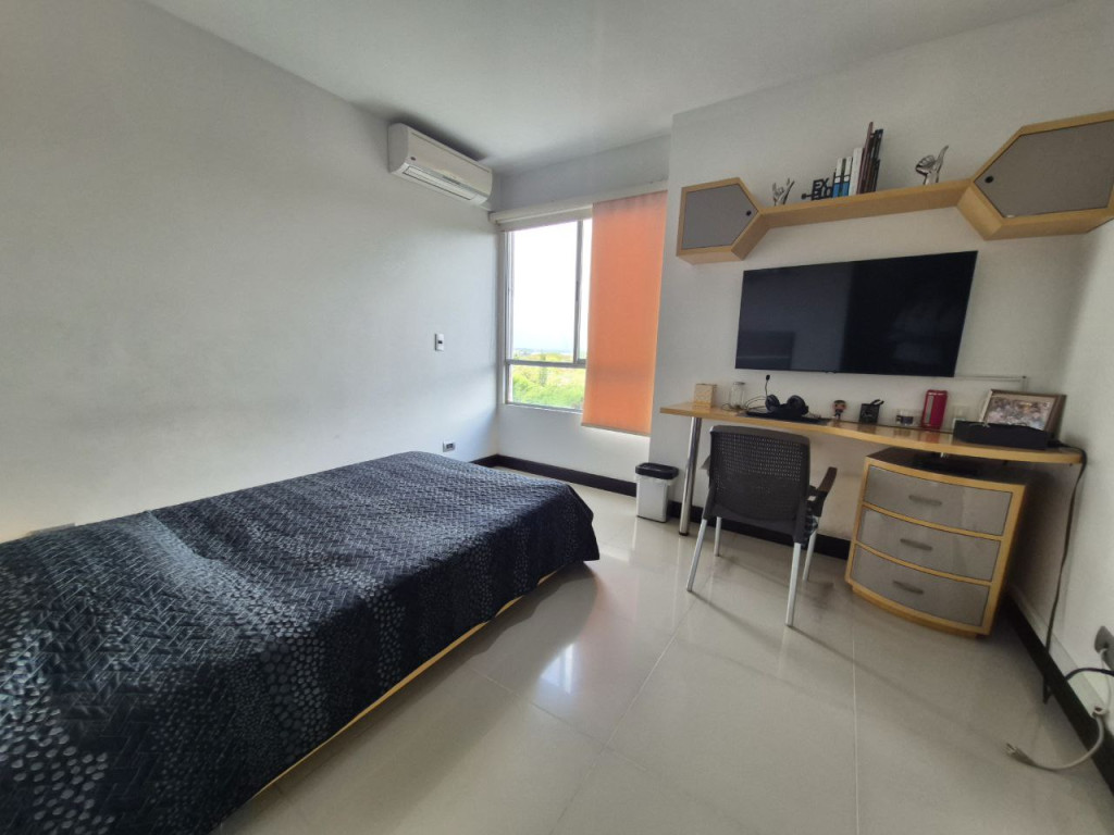 Apartamento En Venta - Ciudad Jardín, Cali