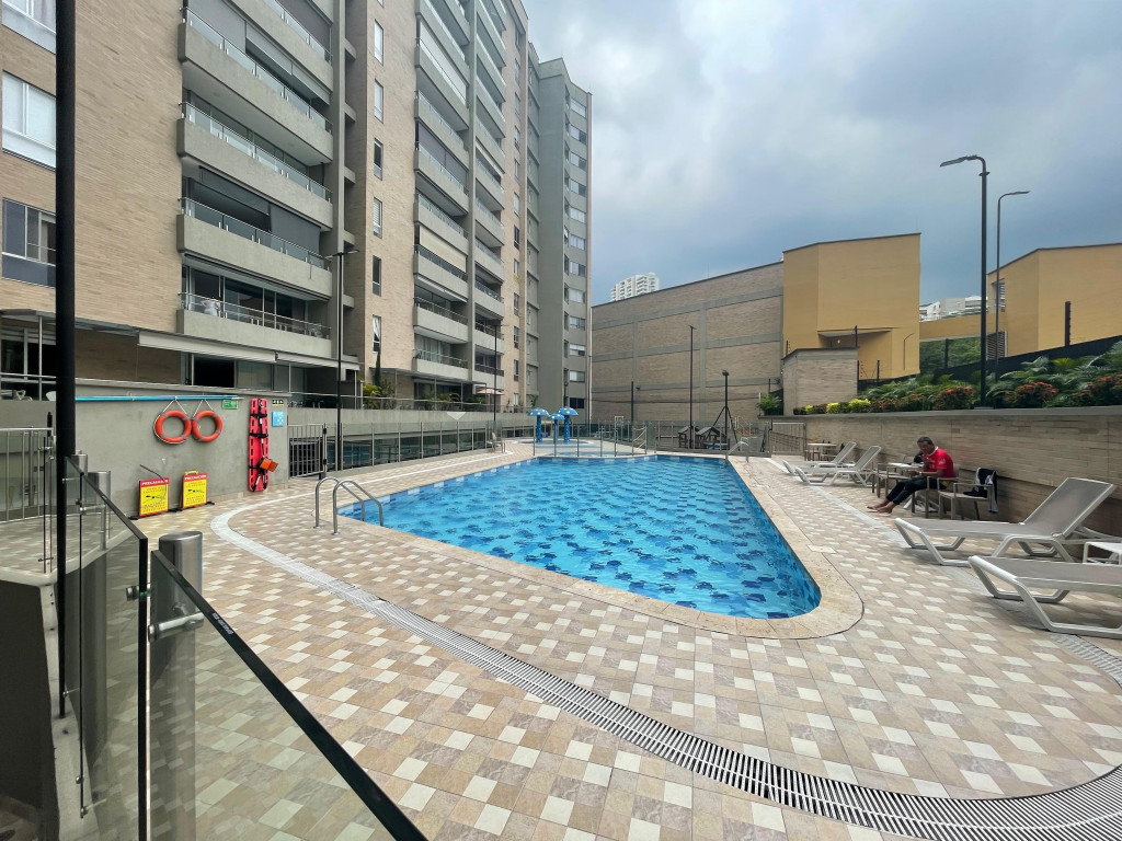 Apartamento En Arriendo - Urbanización La Flora, Cali