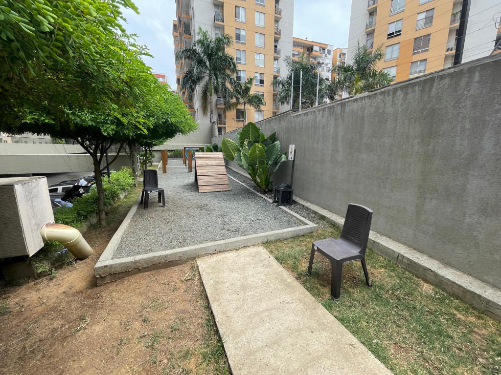 Apartamento En Arriendo - Urbanización La Flora, Cali