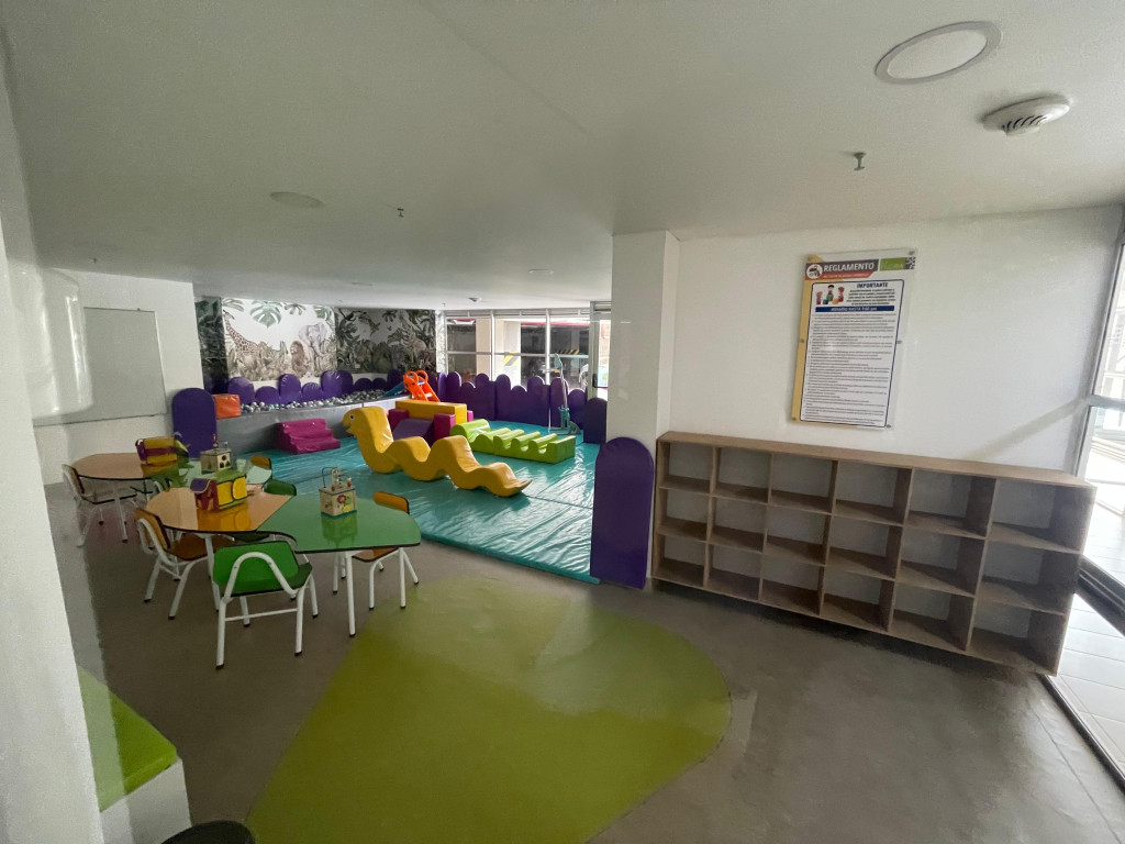 Apartamento En Arriendo - Urbanización La Flora, Cali