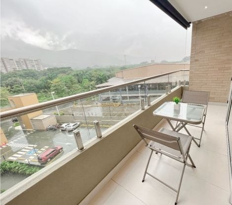 Apartamento En Arriendo - Urbanización La Flora, Cali