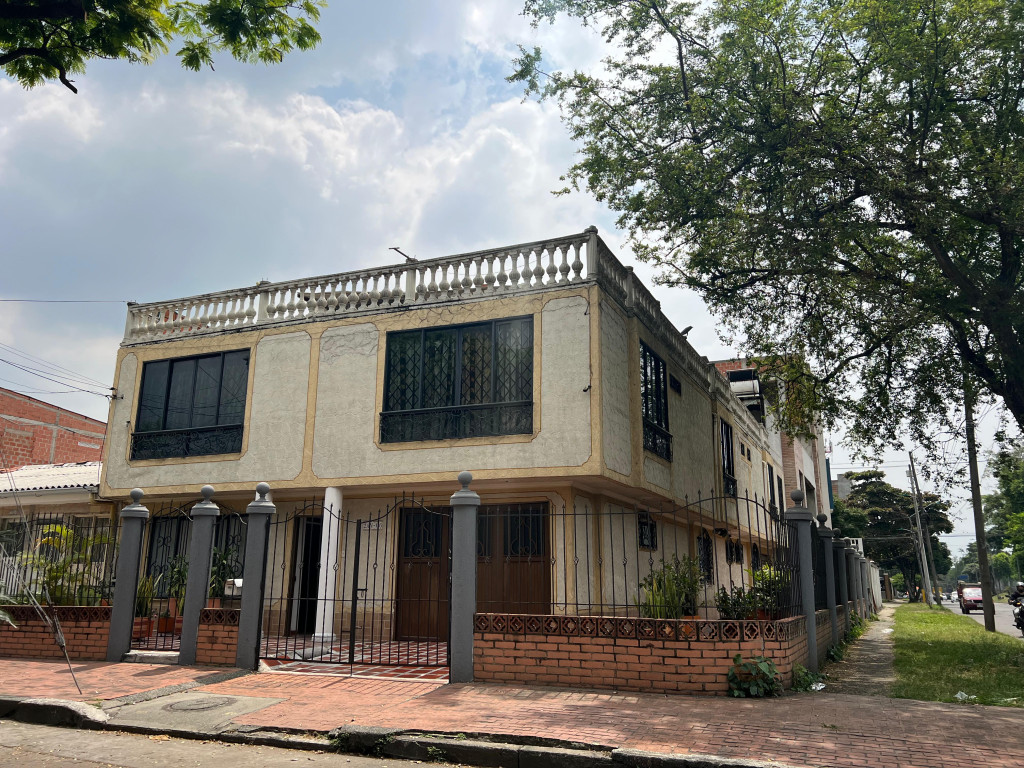 Casa En Arriendo - Prados Del Norte, Cali