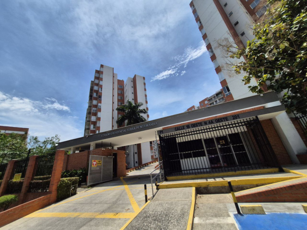 Apartamento En Venta - Normandía, Cali