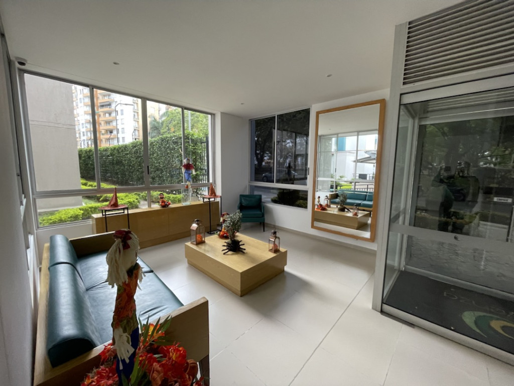 Apartamento En Arriendo - Urbanización La Flora, Cali