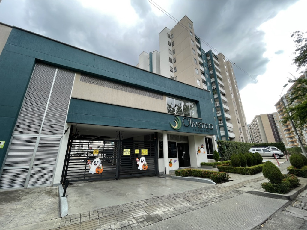 Apartamento En Arriendo - Urbanización La Flora, Cali