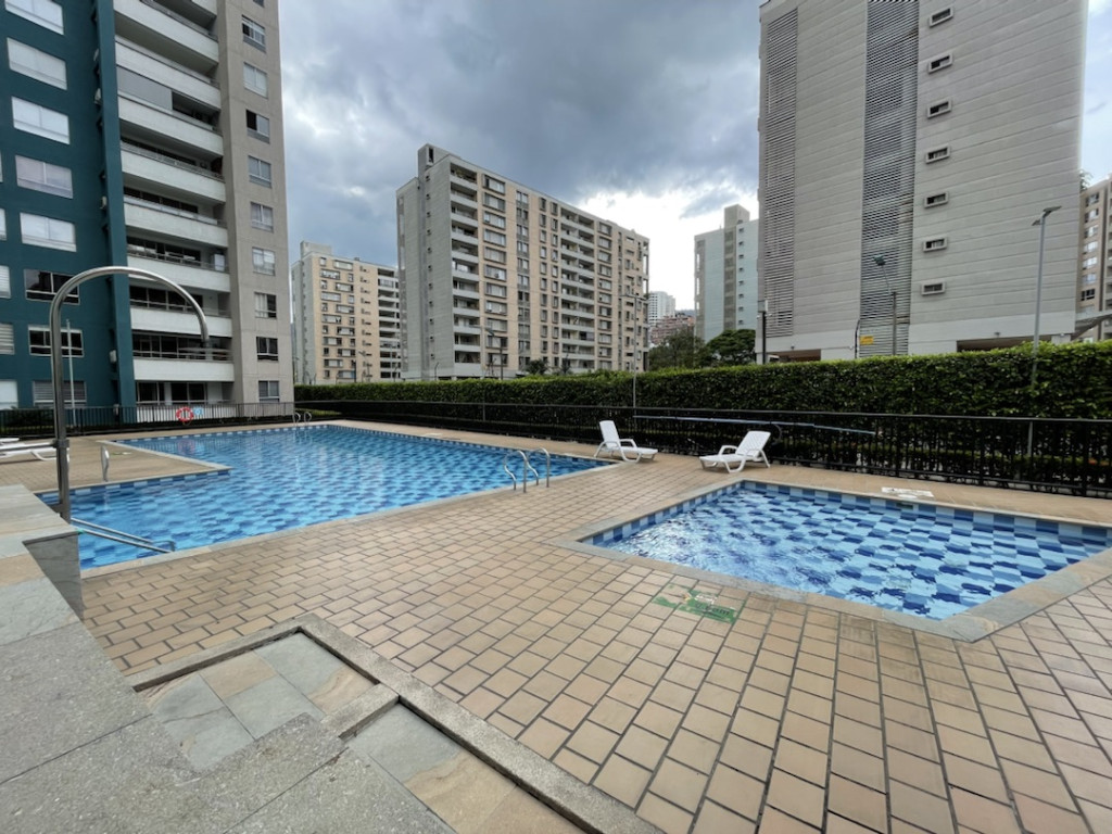 Apartamento En Arriendo - Urbanización La Flora, Cali