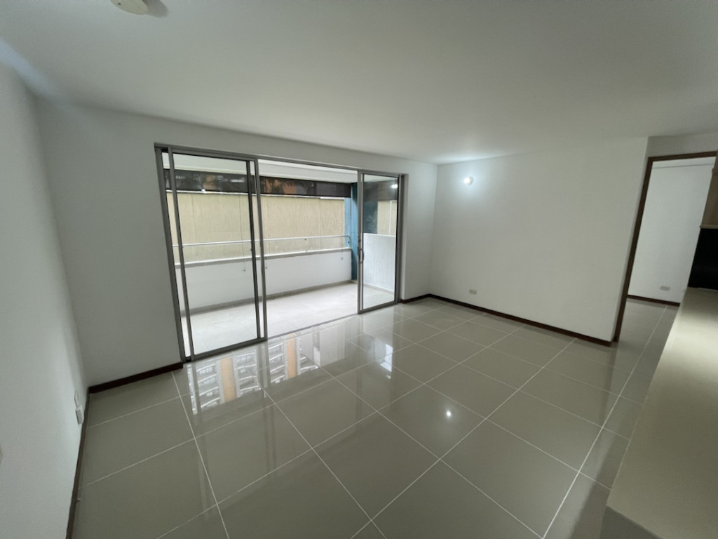 Apartamento En Arriendo - Urbanización La Flora, Cali