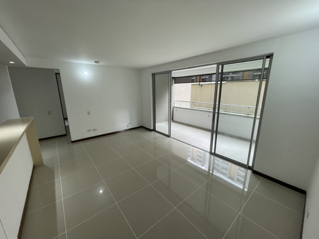 Apartamento En Arriendo - Urbanización La Flora, Cali