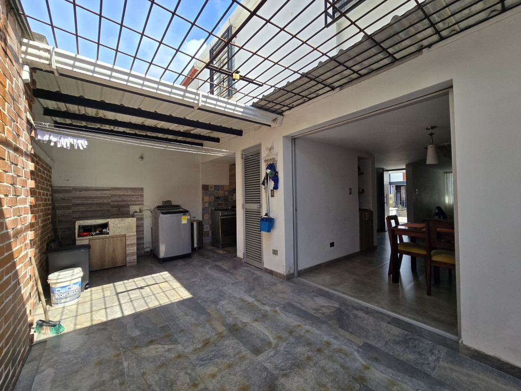 Casa En Venta - Ciudad Los Alamos, Cali