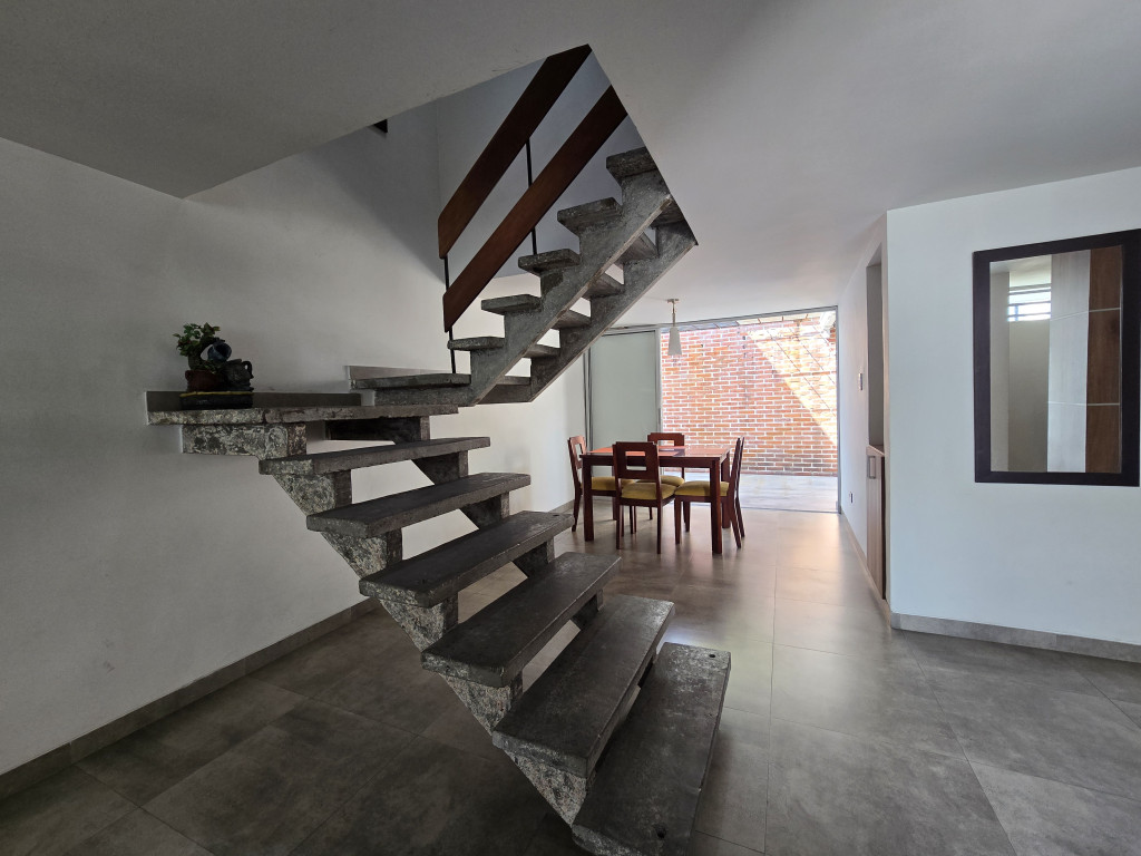 Casa En Venta - Ciudad Los Alamos, Cali