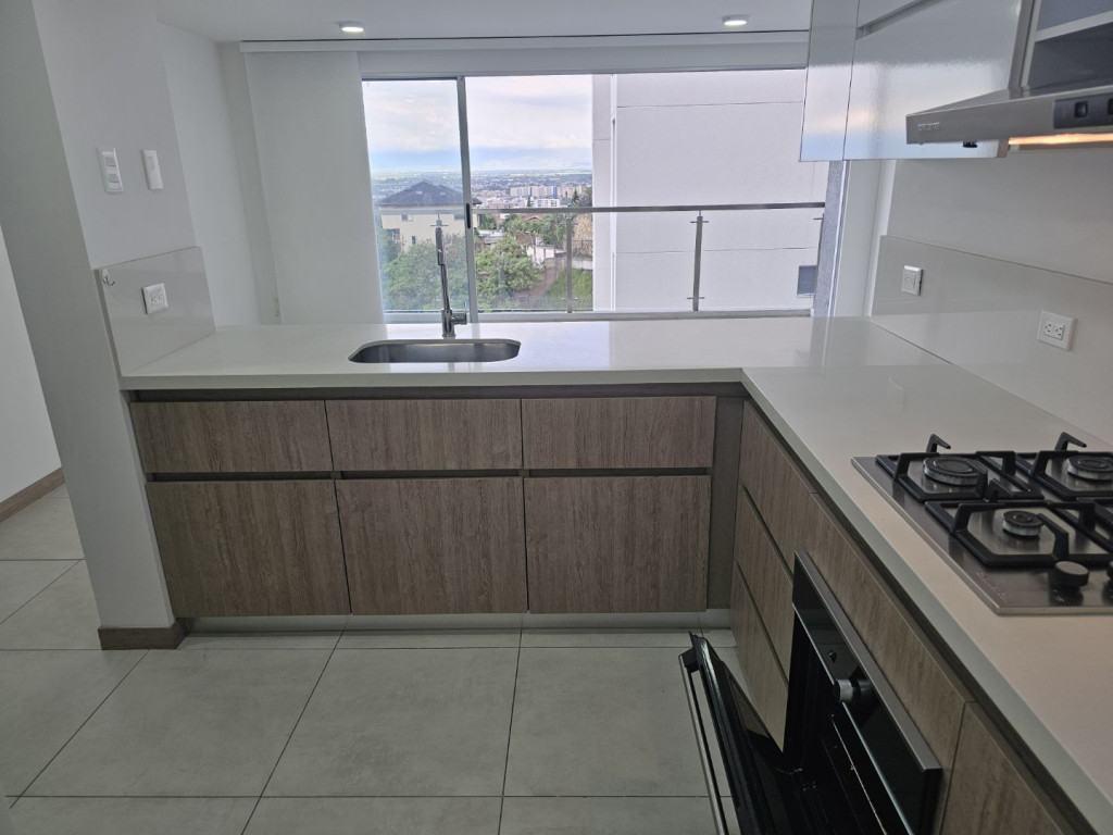 Apartamento En Arriendo - Altos De Menga, Cali