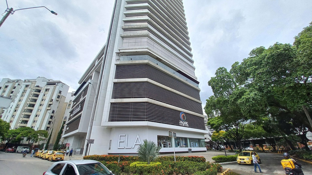 Local En Arriendo - Chipichape, Cali