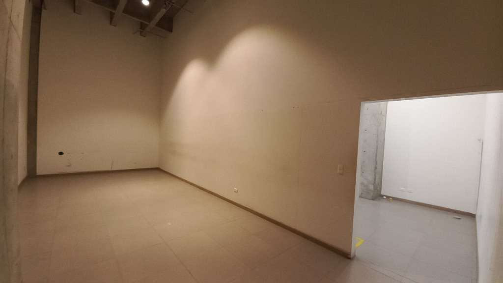 Local En Arriendo - Chipichape, Cali