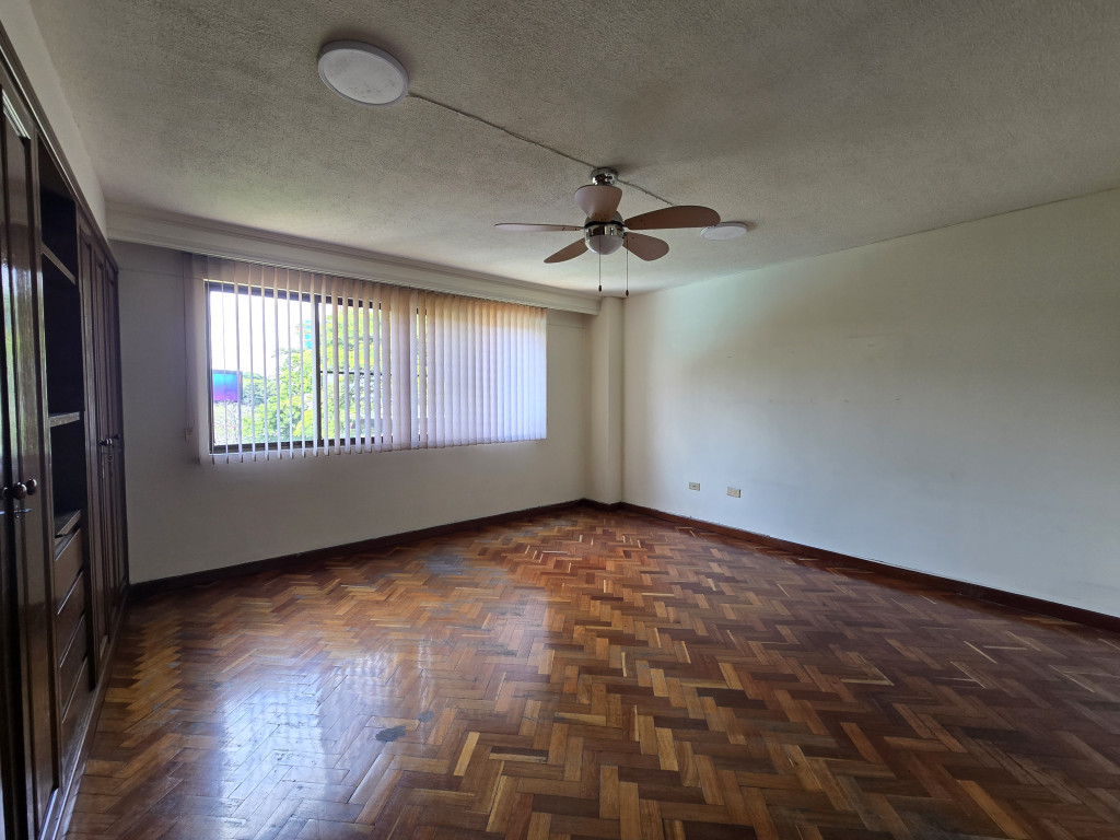 Apartamento En Venta - Urbanización La Flora, Cali