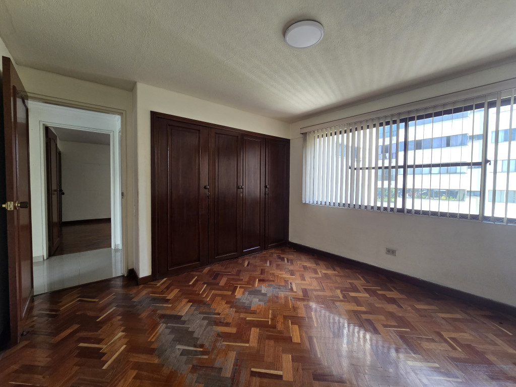 Apartamento En Venta - Urbanización La Flora, Cali