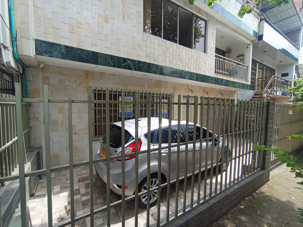 Casas Con Local En Arriendo - Departamental, Cali