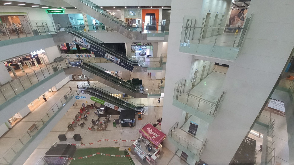 Local En Arriendo - Chipichape, Cali