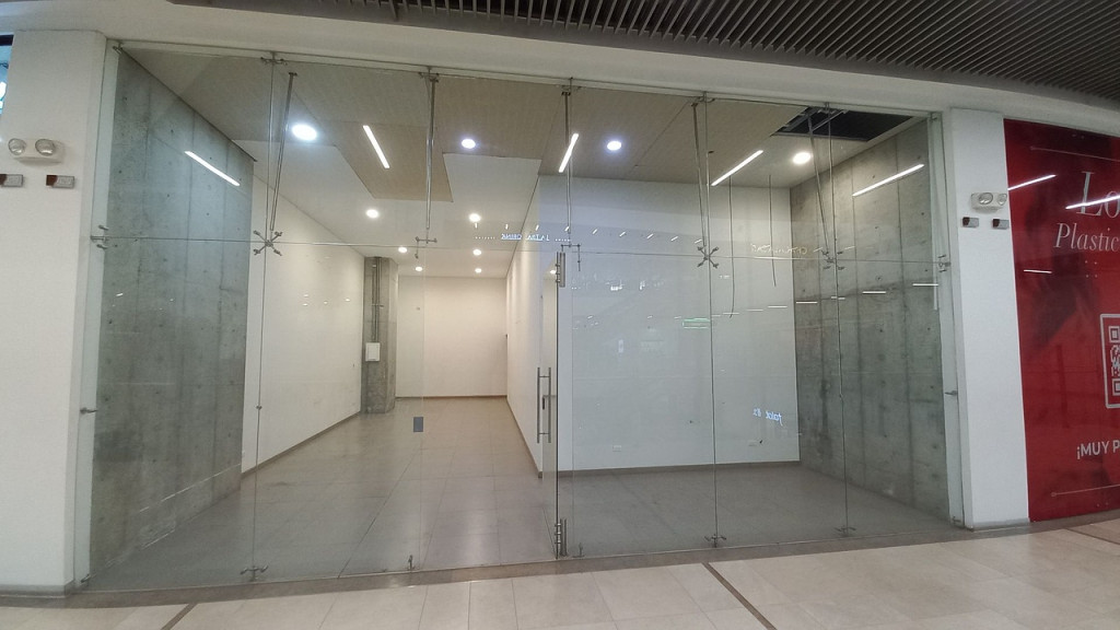 Local En Arriendo - Chipichape, Cali