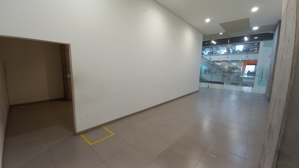 Local En Arriendo - Chipichape, Cali