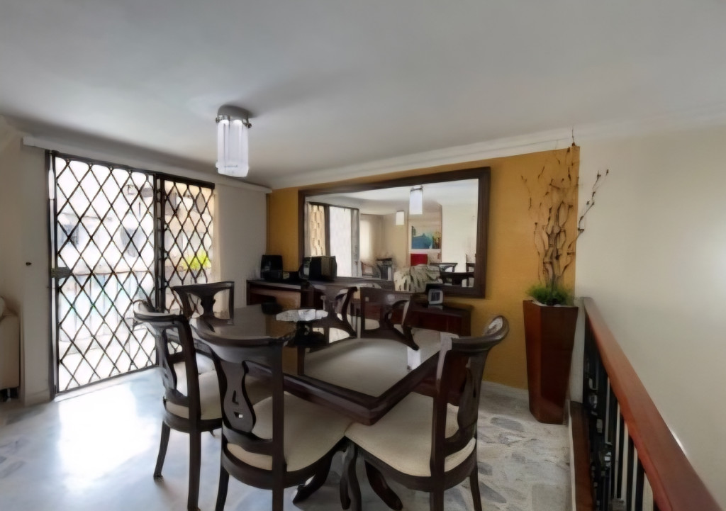 Apartamento En Venta - Urbanización La Flora, Cali