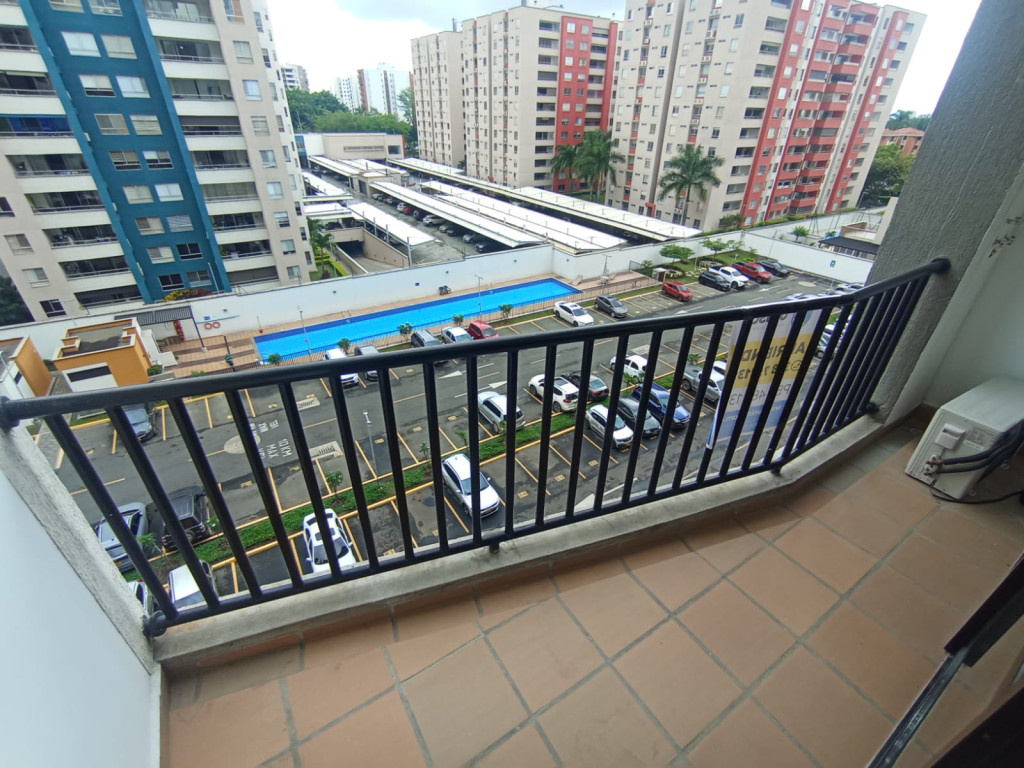 Apartaestudio En Arriendo - Urbanización La Flora, Cali