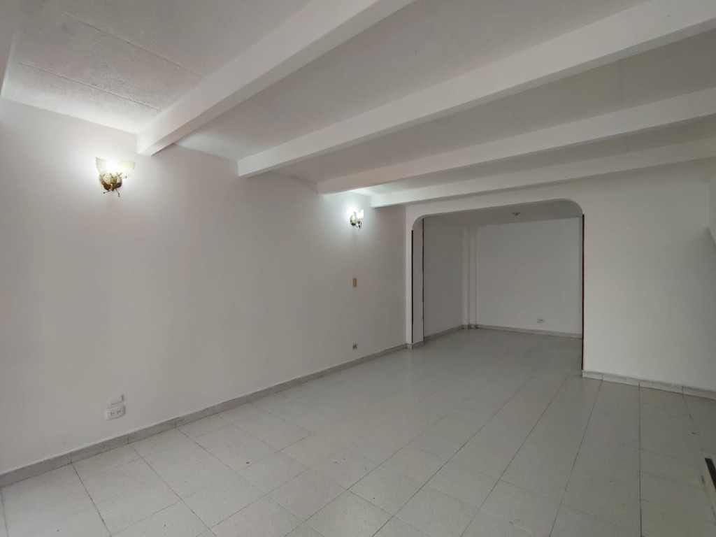 Casa En Arriendo - Paseo De Los Almendros, Cali