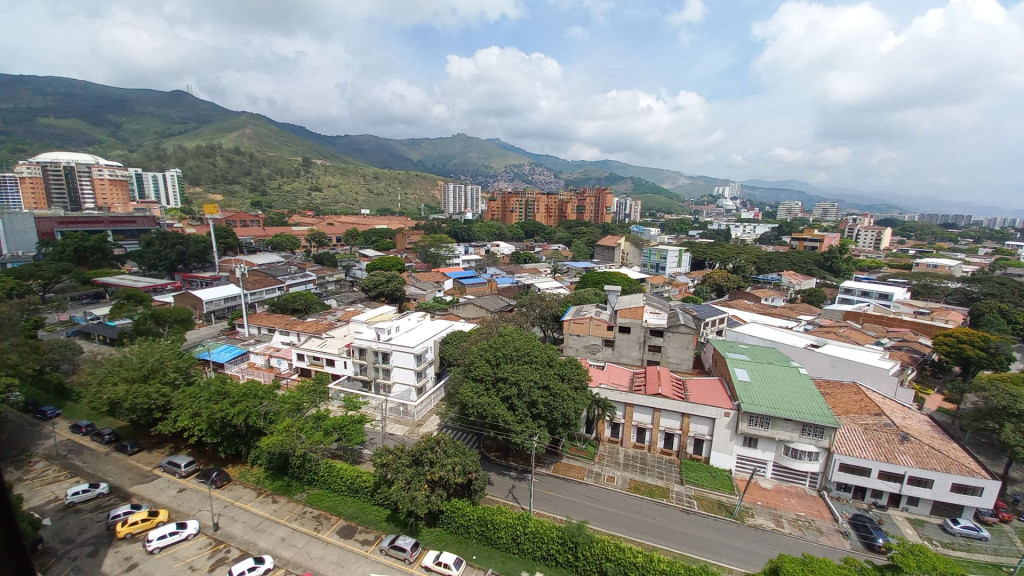 Apartamento En Arriendo - Urbanización La Flora, Cali