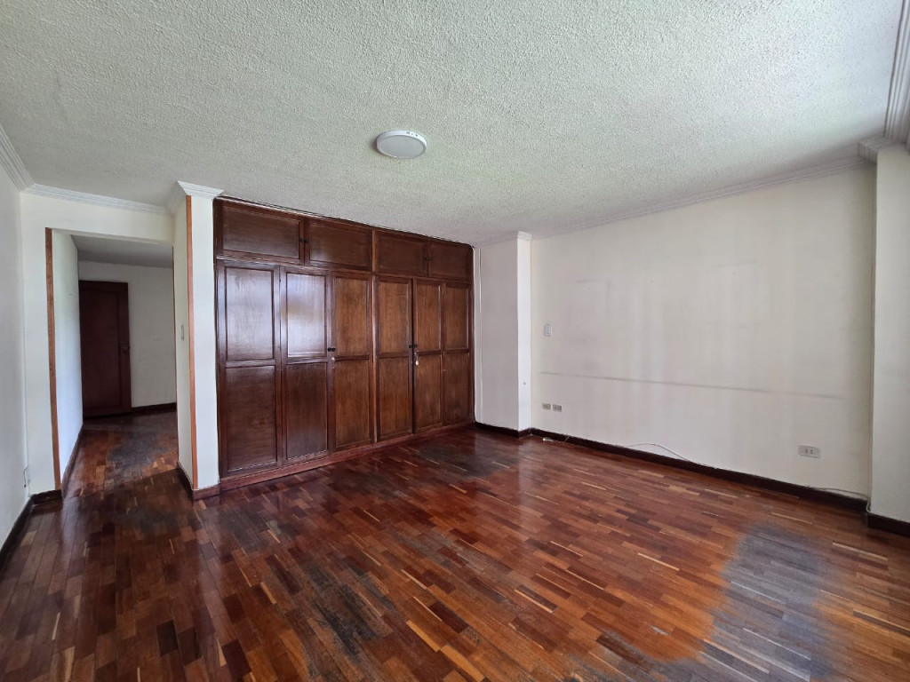 Apartamento En Arriendo - Urbanización La Flora, Cali