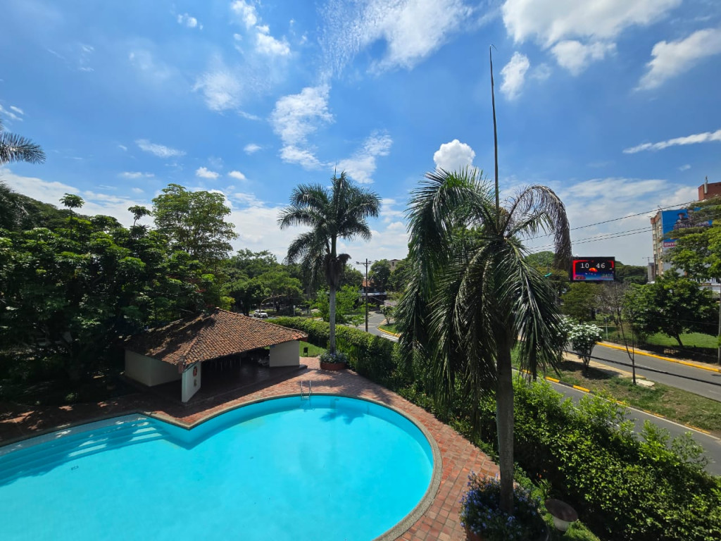 Apartamento En Arriendo - Urbanización La Flora, Cali