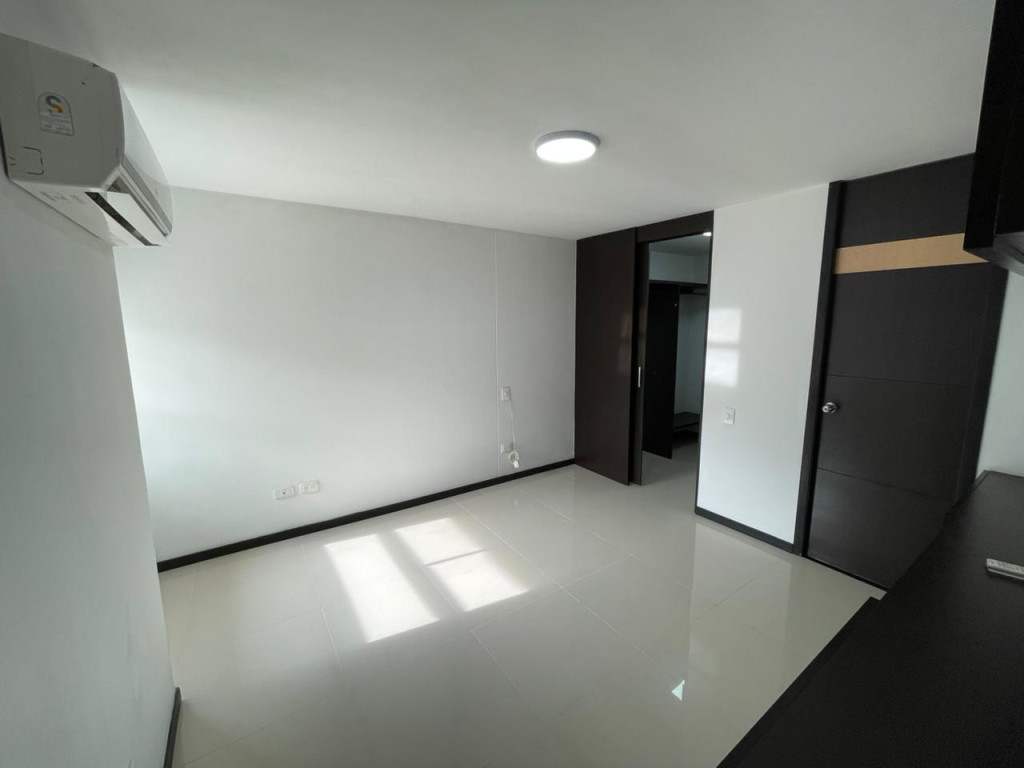 Apartamento En Arriendo - Ciudad Jardín, Cali