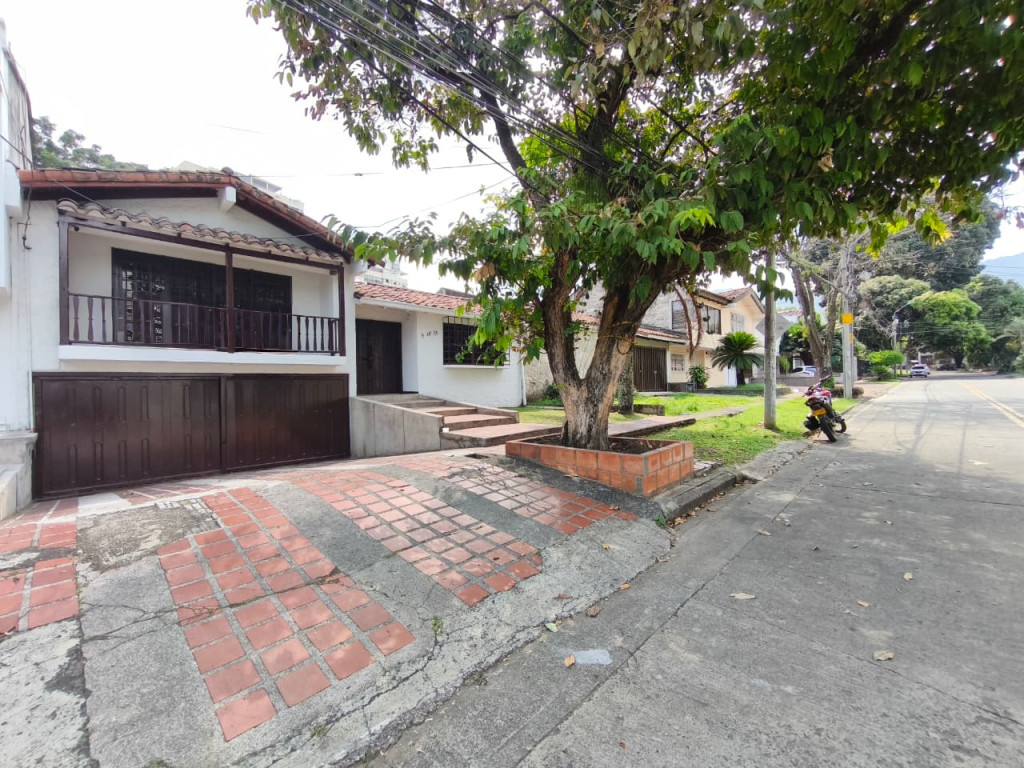 Casa En Arriendo - Urbanización La Flora, Cali