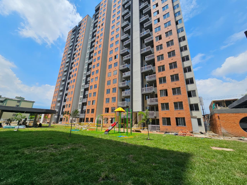 Apartamento En Arriendo - Ciudad 2000, Cali