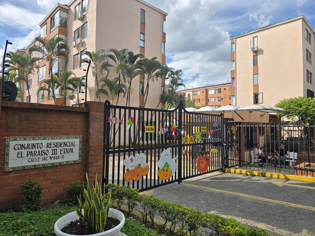 Apartamento En Venta - La Hacienda, Cali