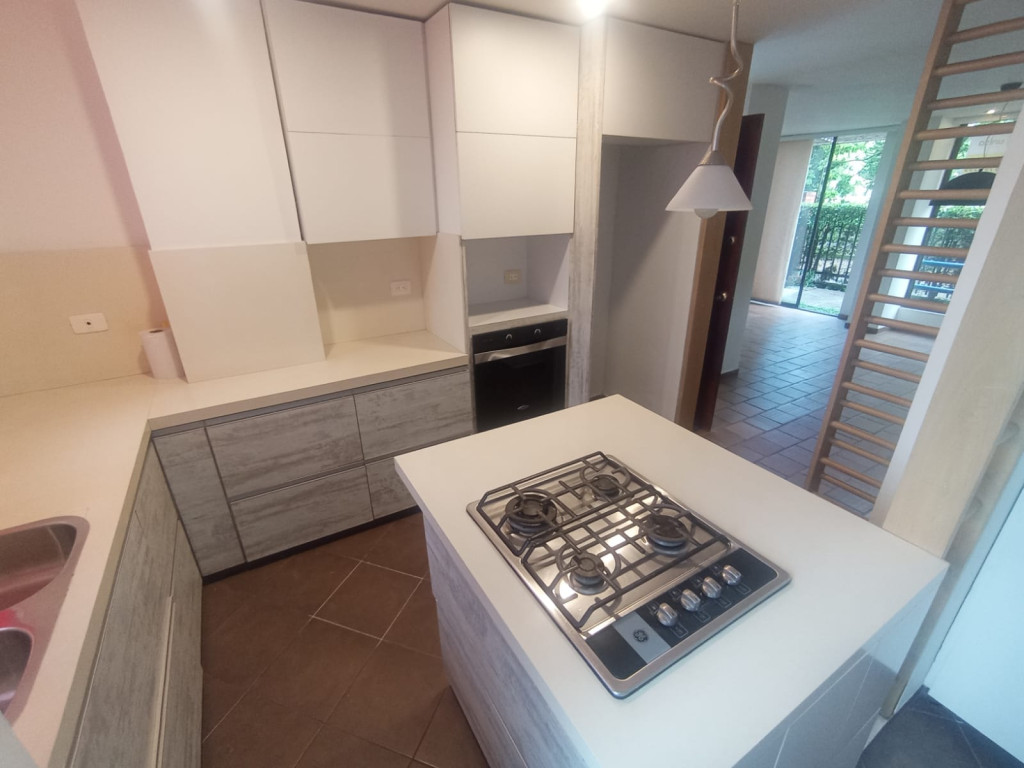 Apartamento En Arriendo - Urbanización La Flora, Cali