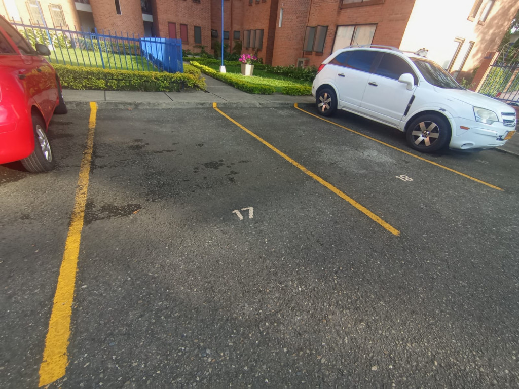 Apartamento En Arriendo - Urbanización La Flora, Cali