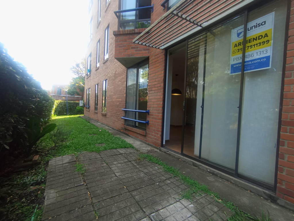 Apartamento En Arriendo - Urbanización La Flora, Cali