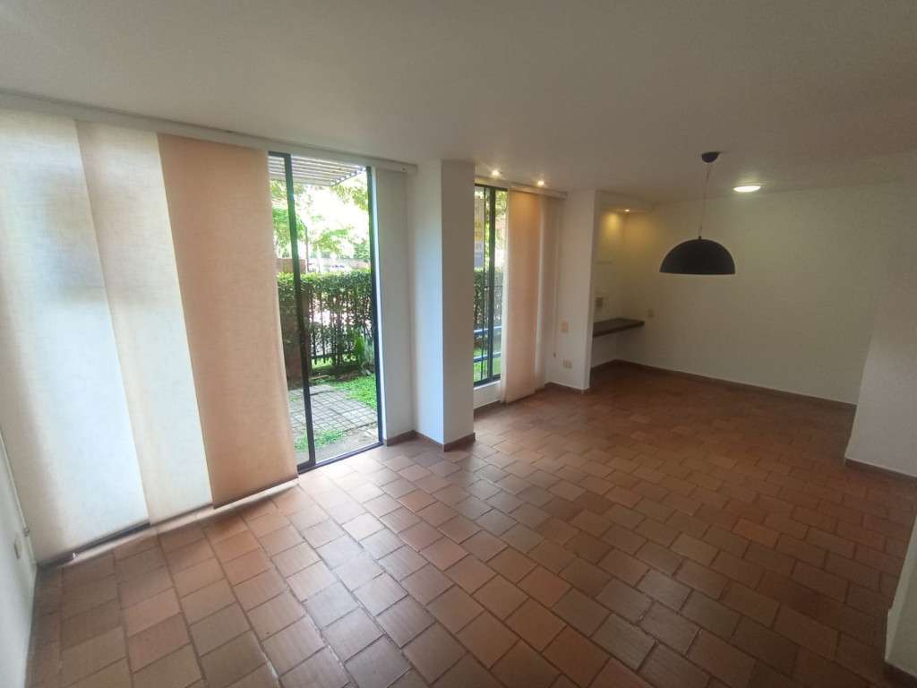 Apartamento En Arriendo - Urbanización La Flora, Cali