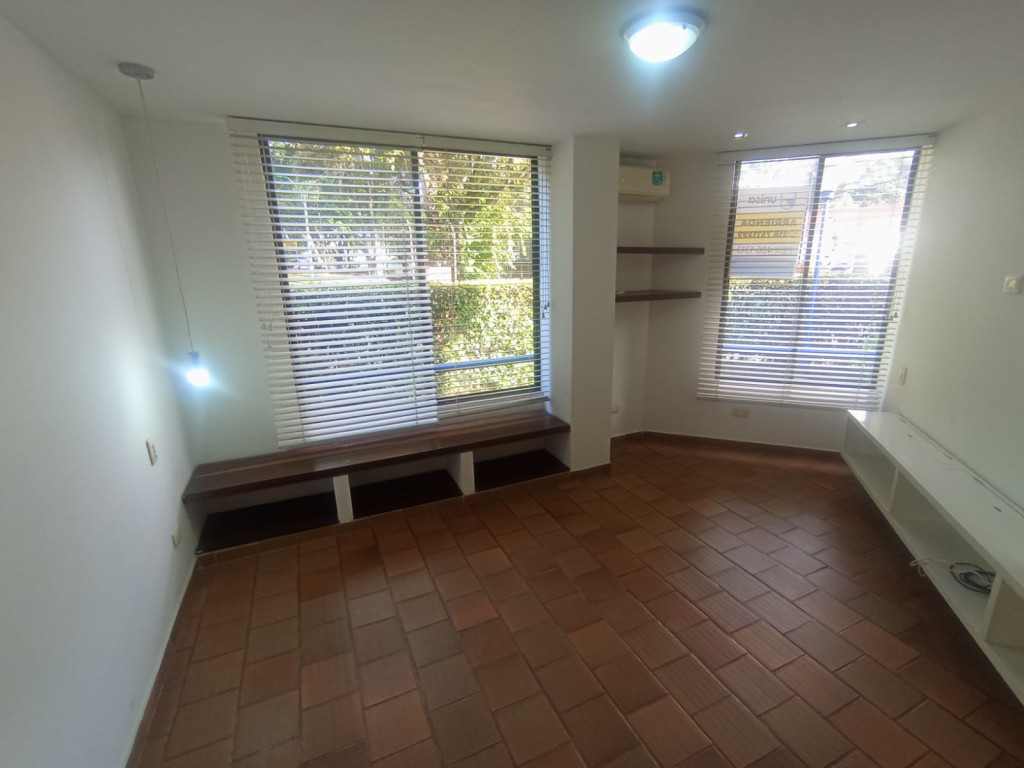 Apartamento En Arriendo - Urbanización La Flora, Cali