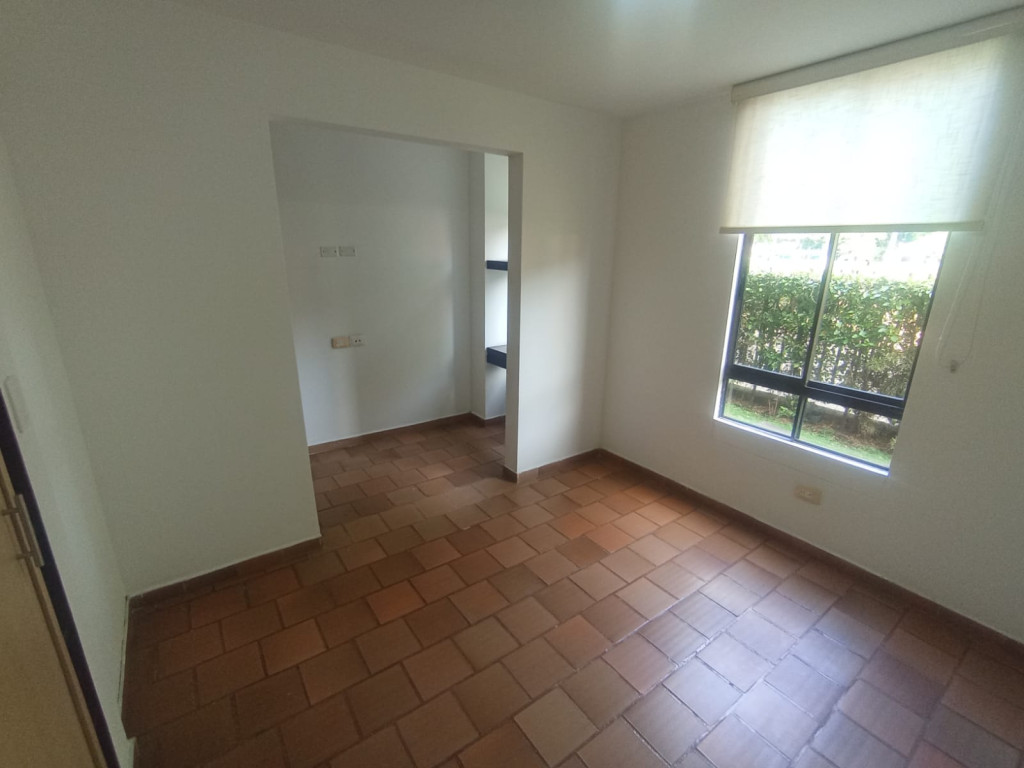 Apartamento En Arriendo - Urbanización La Flora, Cali