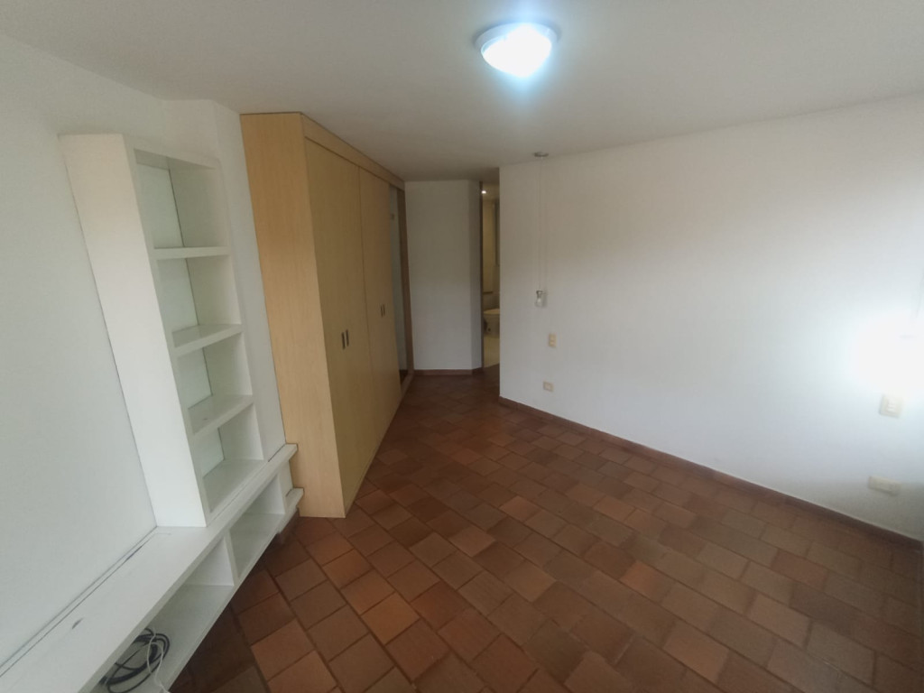 Apartamento En Arriendo - Urbanización La Flora, Cali