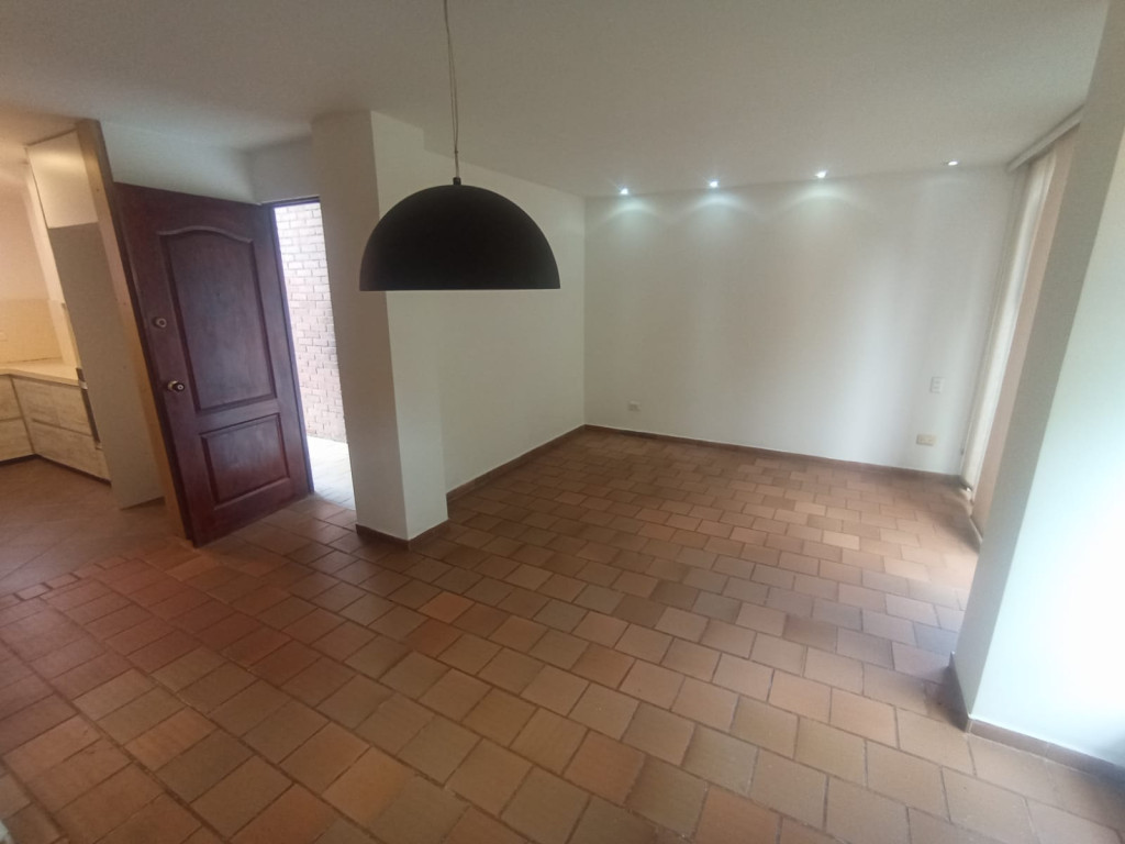 Apartamento En Arriendo - Urbanización La Flora, Cali