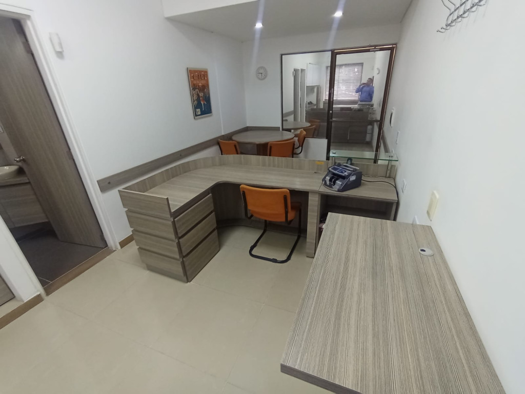 Local En Arriendo - El Limonar, Cali
