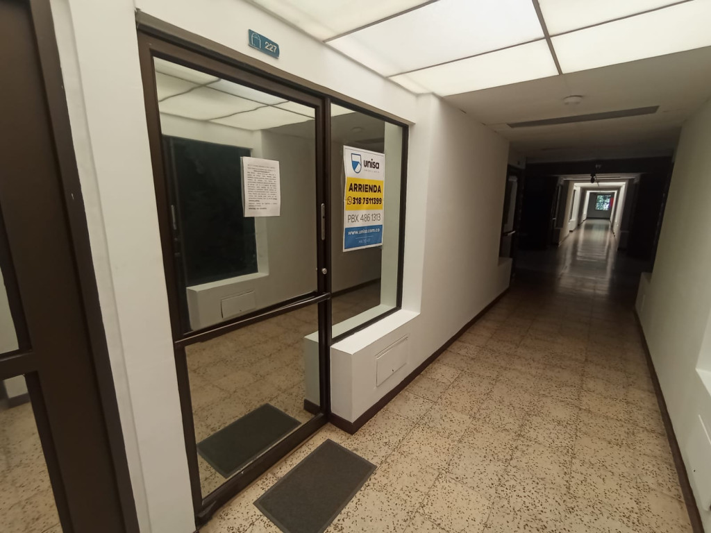 Local En Arriendo - El Limonar, Cali