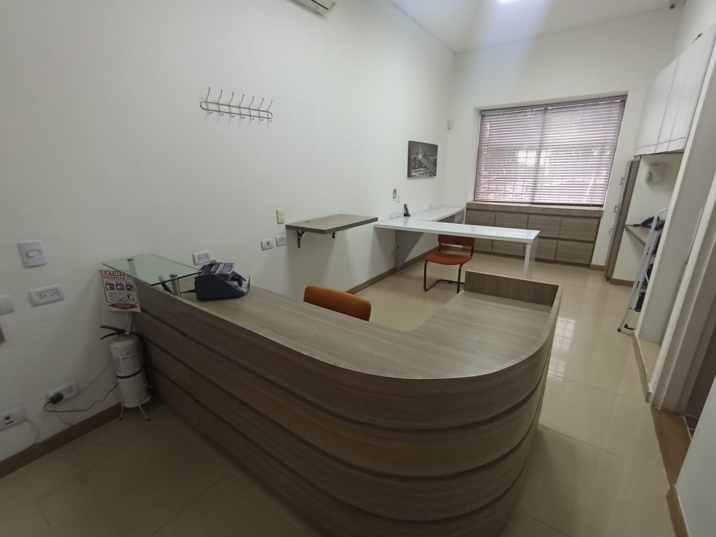 Local En Arriendo - El Limonar, Cali